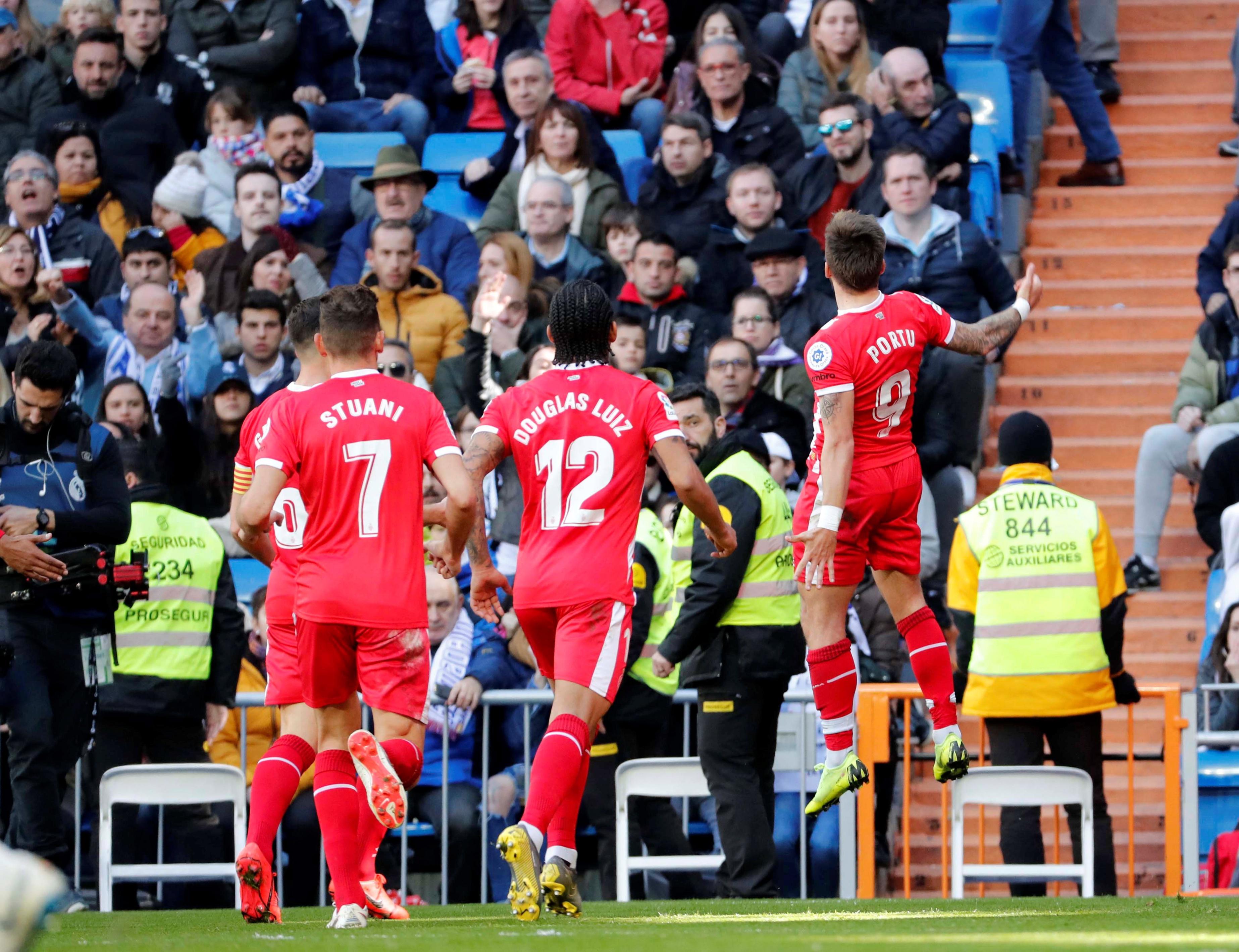 巴萨急需一 巴萨急需一