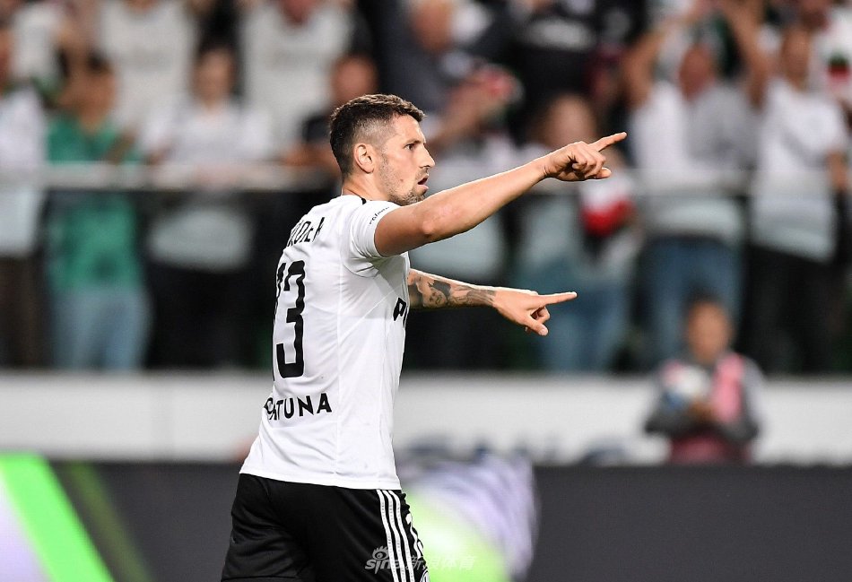 后防线展现 后防线展现